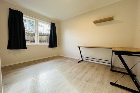 Photo of property in 1/8a Alma Street, Te Atatu South, Auckland, 0610