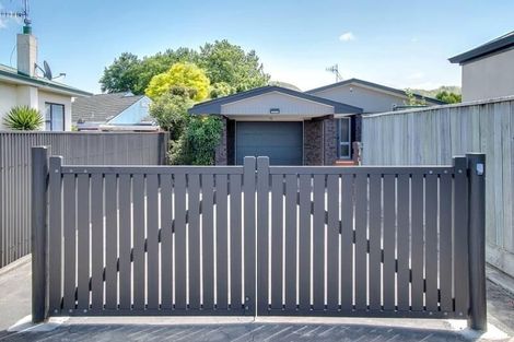 Photo of property in 112a Avondale Road, Taradale, Napier, 4112