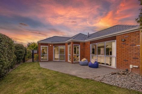 Photo of property in 8 Thornlea Place, Halswell, Christchurch, 8025