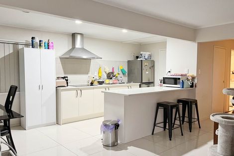 Photo of property in 4 Santiago Crescent, Unsworth Heights, Auckland, 0632