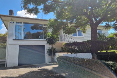 Photo of property in 2/16 Hogans Road, Glenfield, Auckland, 0629