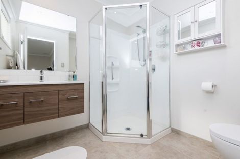 Photo of property in 8 Ridge View Crescent, Pukekohe, 2120