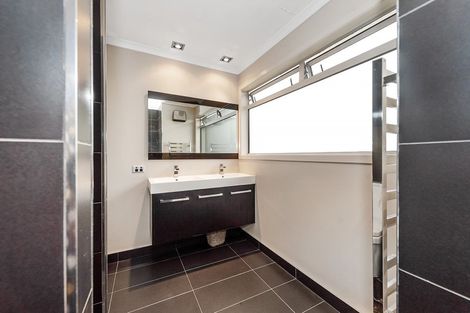Photo of property in 21 Sandwich Road, St Andrews, Hamilton, 3200