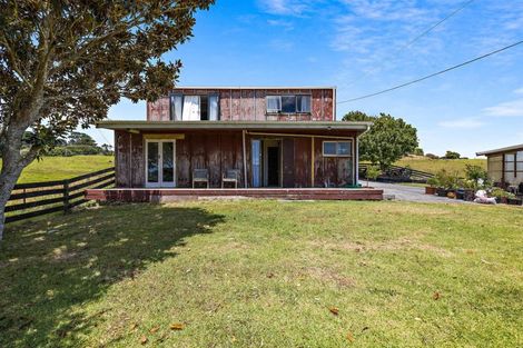 Photo of property in 380 Kaipara Coast Highway, Helensville, Kaukapakapa, 0871