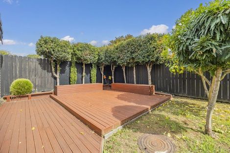 Photo of property in 56 Lothian Brae, Wattle Downs, Auckland, 2103