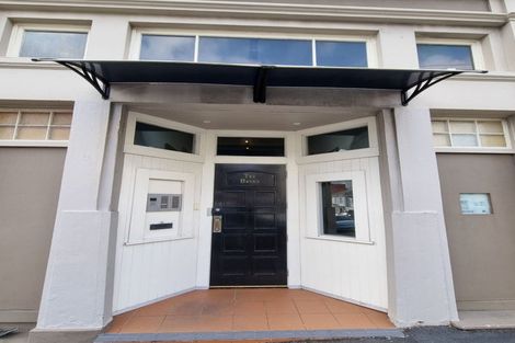 Photo of property in 37u5 Majoribanks Street, Mount Victoria, Wellington, 6011
