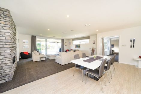Photo of property in 33 Hartwell Drive, Kelvin Grove, Palmerston North, 4470