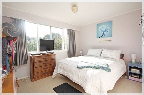 Photo of property in 12 Nuku Street, Tangimoana, 4822