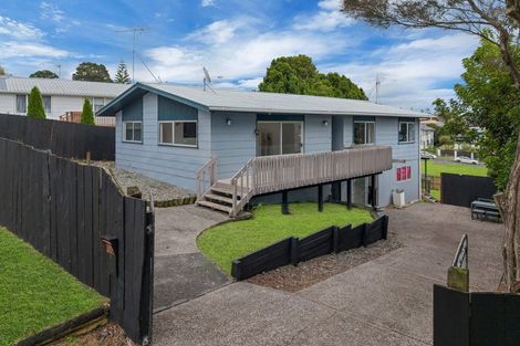 Photo of property in 14 Beauchamp Drive, Massey, Auckland, 0614