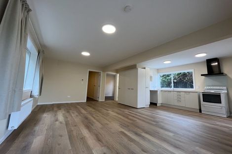 Photo of property in 25 Geoffrey Road, Torbay, Auckland, 0630