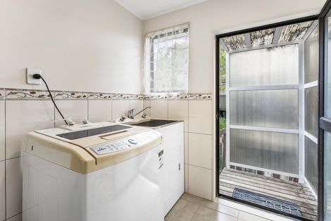 Photo of property in 35 Rehia Road, Massey, Auckland, 0614