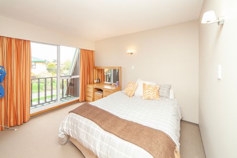 Photo of property in 10 Stormont Place, Avonhead, Christchurch, 8042