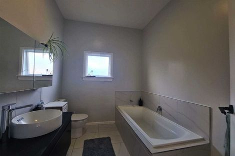 Photo of property in 2 Poulton Avenue, Richmond, Christchurch, 8013