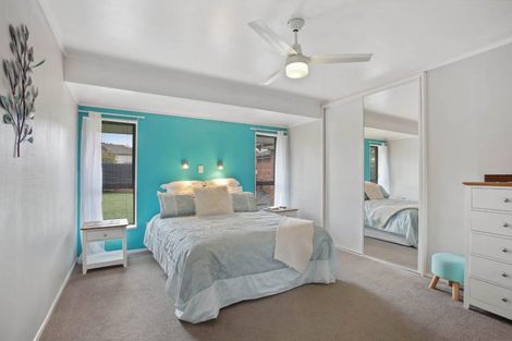 Photo of property in 18 Deanna Drive, West Harbour, Auckland, 0618