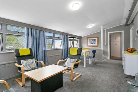 Photo of property in 28 Queen Street, Cambridge, 3434