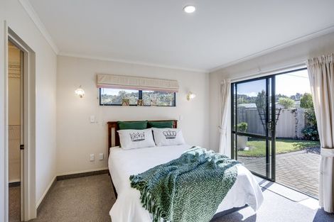 Photo of property in 35 Beaufort Place, Taradale, Napier, 4112