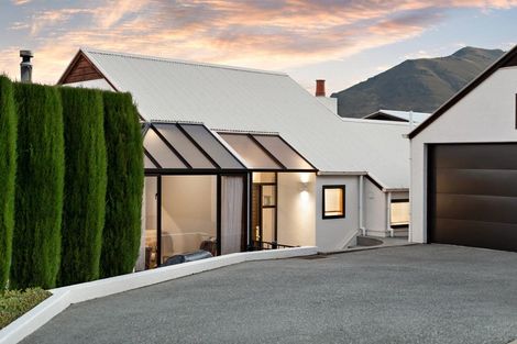 Photo of property in 4 Peregrine Place, Queenstown, 9300