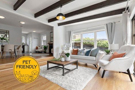 Photo of property in 2/20 Hogans Road, Glenfield, Auckland, 0629