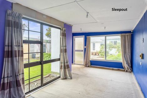 Photo of property in 26 Mazengarb Road, Paraparaumu Beach, Paraparaumu, 5032