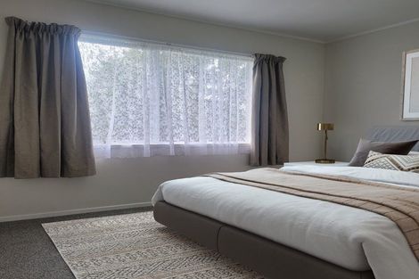 Photo of property in 2/13 Dolbear Street, Titirangi, Auckland, 0604