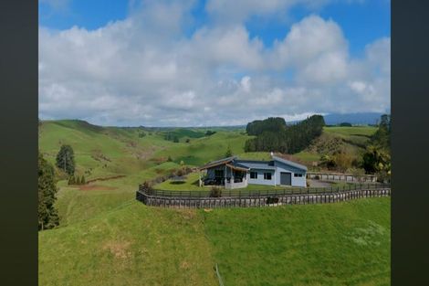 Photo of property in 350 Awai Road, Tarurutangi, New Plymouth, 4372