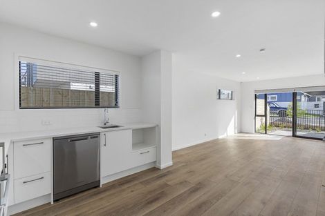 Photo of property in 2b Stokes Avenue, Te Atatu Peninsula, Auckland, 0610