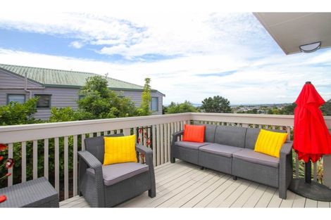 Photo of property in 272 Glamorgan Drive, Northcross, Auckland, 0630