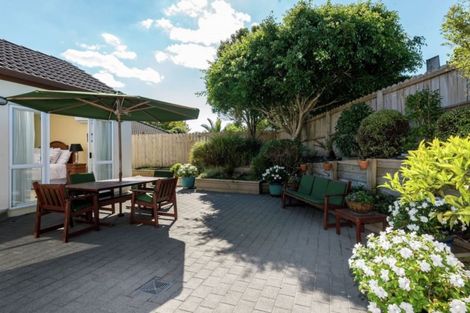 Photo of property in 14 Conacher Close, East Tamaki Heights, Auckland, 2016