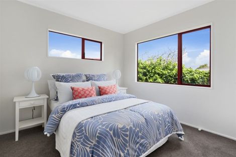 Photo of property in 2/18 Strid Road, Te Atatu South, Auckland, 0610