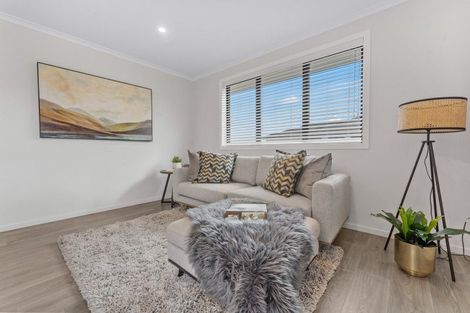 Photo of property in 1 Orawahi Road, Glenbrook, 2681
