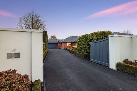 Photo of property in 32 Hussey Road, Harewood, Christchurch, 8051