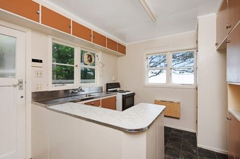 Photo of property in 46 Miles Crescent, Newlands, Wellington, 6037