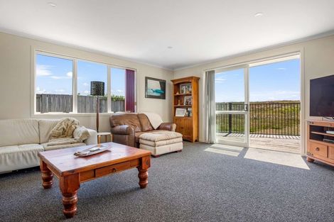 Photo of property in 10 Selliera Place, Papamoa Beach, Papamoa, 3118