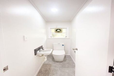 Photo of property in 12 Megan Avenue, Pakuranga Heights, Auckland, 2010