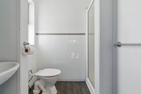 Photo of property in 229 Shakespeare Street, Leamington, Cambridge, 3432