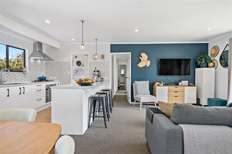 Photo of property in 80 Kervil Avenue, Te Atatu Peninsula, Auckland, 0610