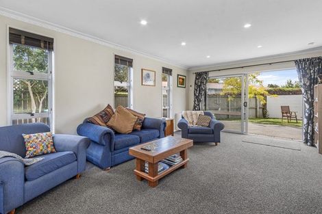 Photo of property in 310 Memorial Avenue, Burnside, Christchurch, 8053