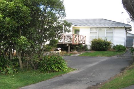 Photo of property in 80 Ruskin Road, Newlands, Wellington, 6037