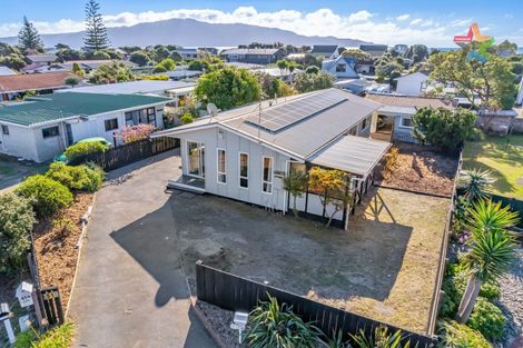 Photo of property in 51 Olive Terrace, Paraparaumu Beach, Paraparaumu, 5032