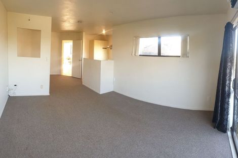 Photo of property in 22 Baulcomb Parade, Windsor Park, Auckland, 0632
