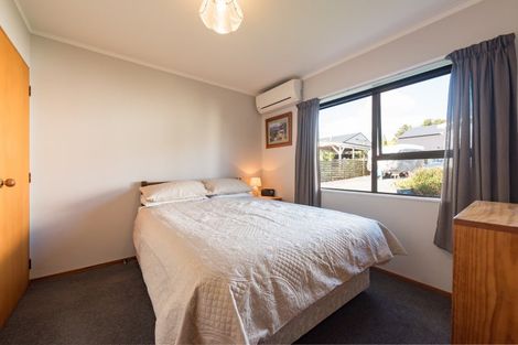 Photo of property in 15 Du Fresne Place, Russell, 0202