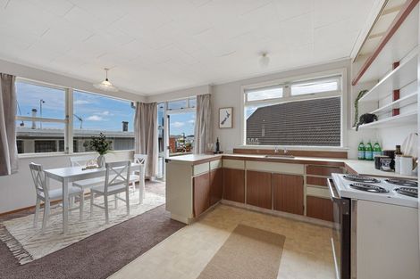Photo of property in 3 Paynters Avenue, Strandon, New Plymouth, 4312