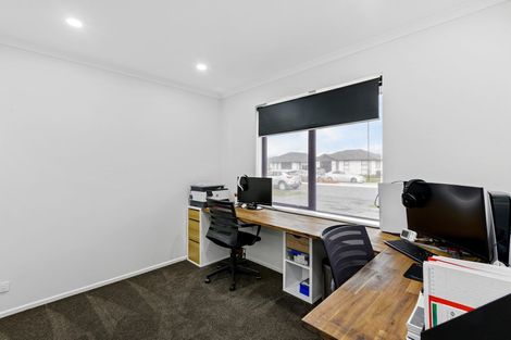 Photo of property in 19 Broadway Parade, Rolleston, 7615