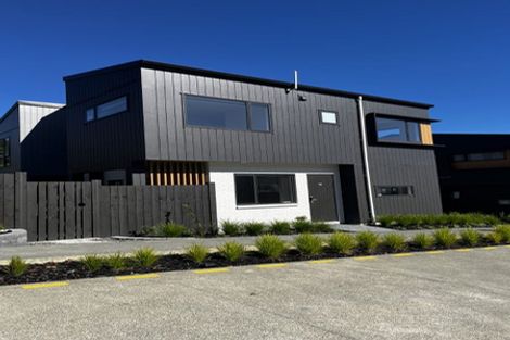 Photo of property in 10 Don Oliver Lane, Glen Eden, 0602