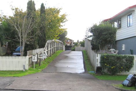Photo of property in 2/36 Sandgate Avenue, Botany Downs, Auckland, 2010