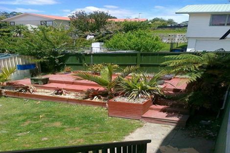 Photo of property in 57 Holmes Drive South, Massey, Auckland, 0614