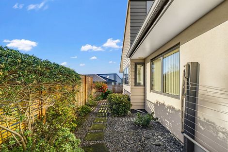 Photo of property in Caversham Park, 2/18 Caversham Road, Westmere, Whanganui, 4501
