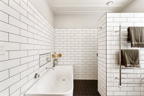 Photo of property in 16 Brewster Street, Bluff Hill, Napier, 4110