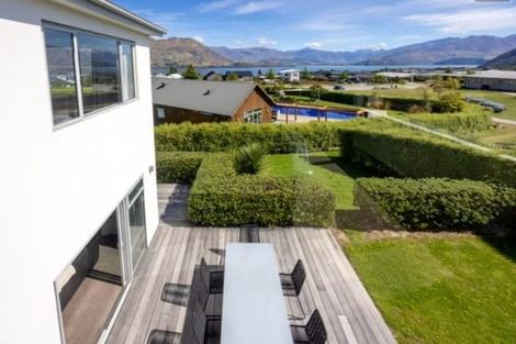 Photo of property in 18 Clutha Place, Wanaka, 9305