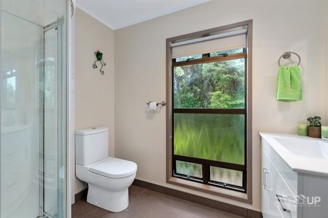 Photo of property in 242 Forest Hill Road, Waiatarua, Auckland, 0612